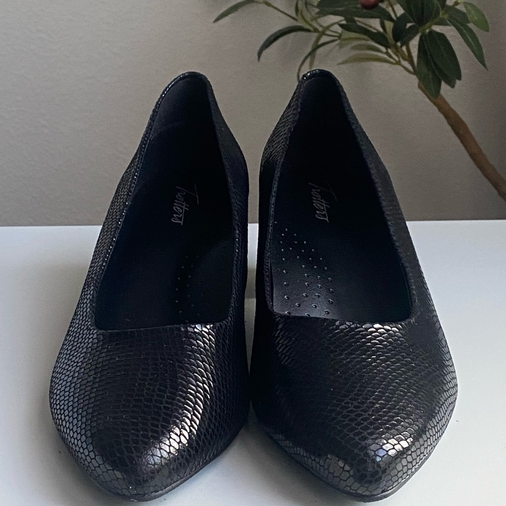 Trotters Black Textured Heels